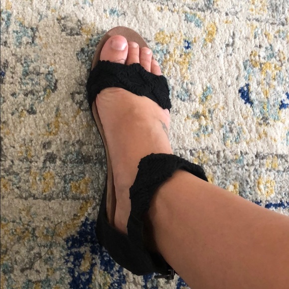 Lucky Brand Low Wedges - Picture 2 of 3